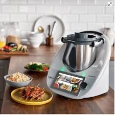 Thermomix TM6 z obieraczką i tarką do warzyw